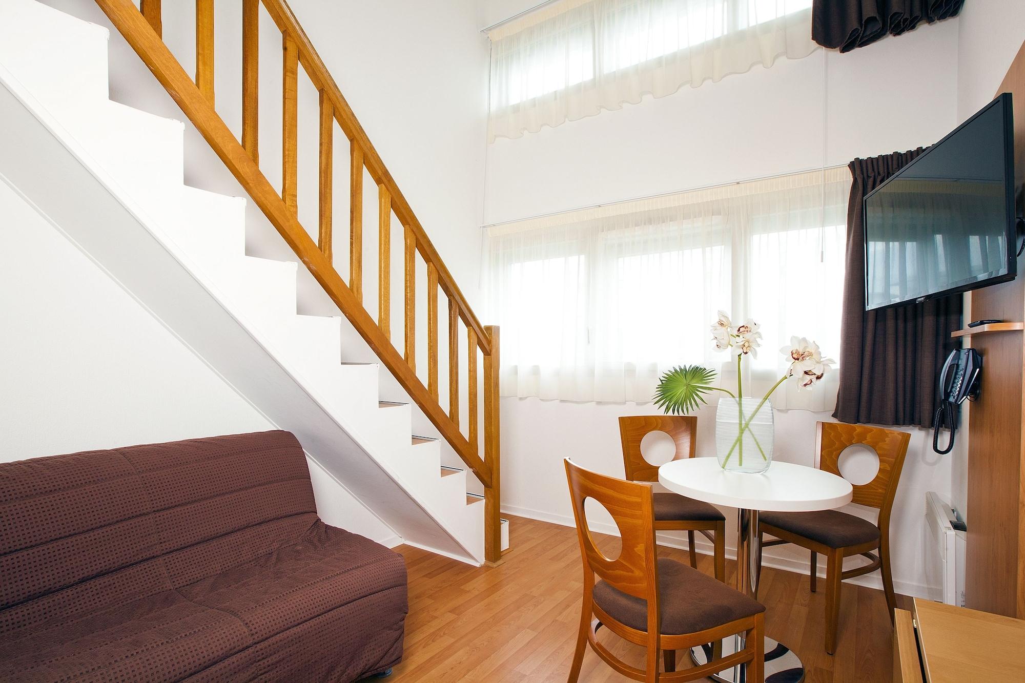 Séjours&Affaires Nantes Ducs De Bretagne Exterior foto