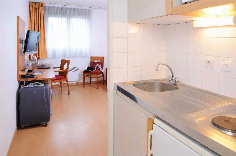 Séjours&Affaires Nantes Ducs De Bretagne Exterior foto